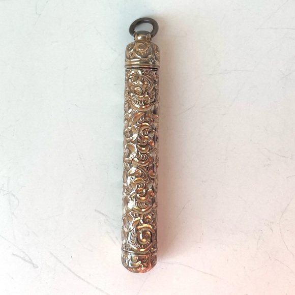 Rare Antique Victorian Gold Plated Repoussé Mechanical Pencil - Picture 6 of 14